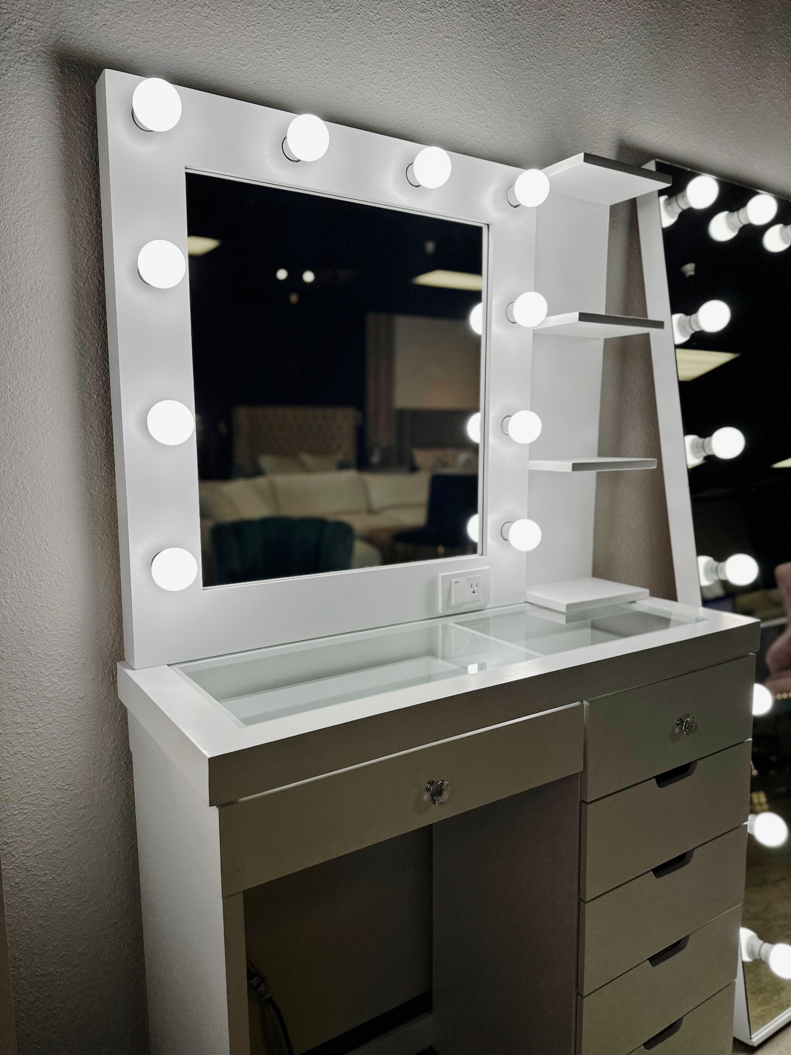 Jade Tour Vanity Set