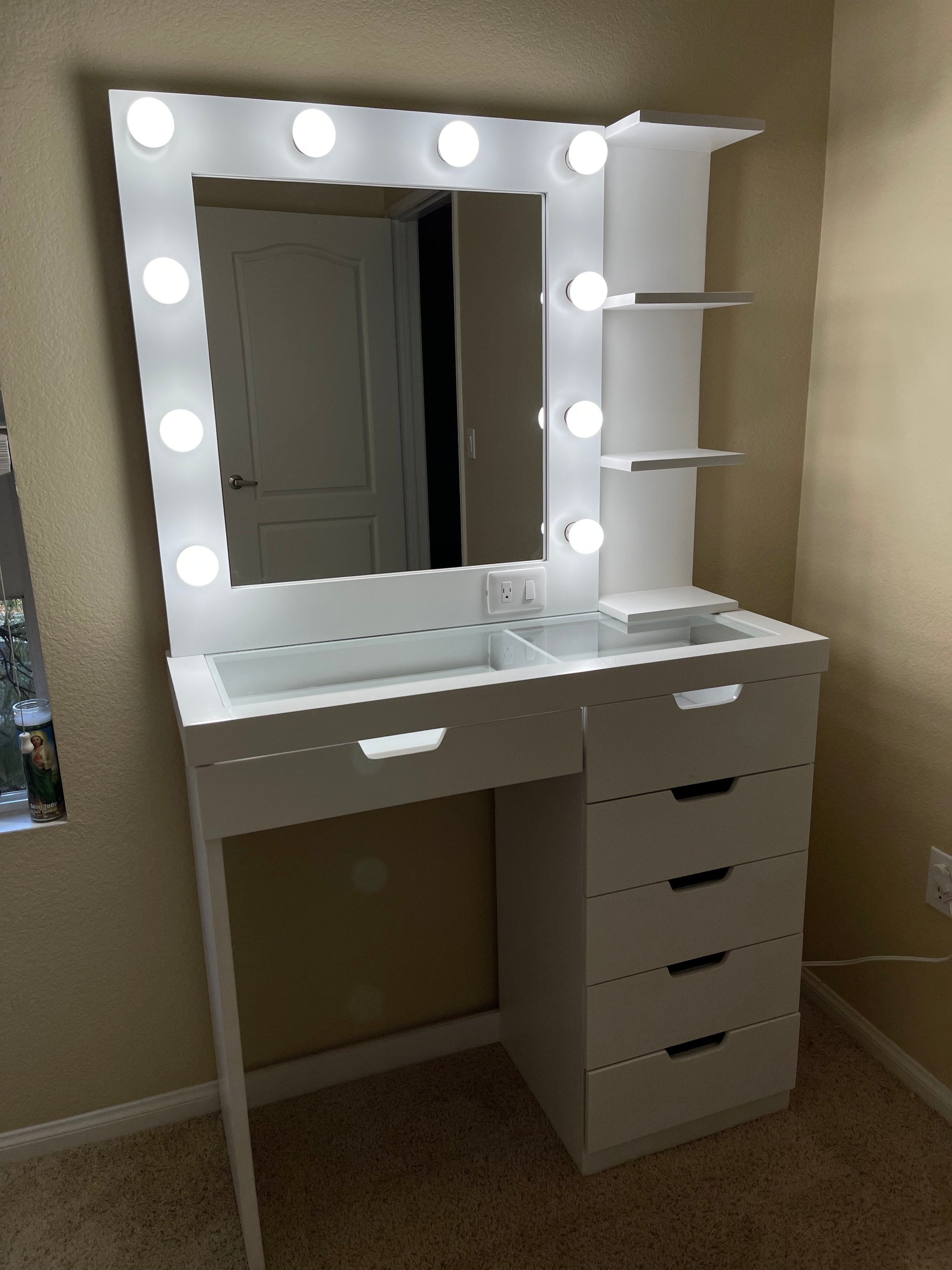 Jade Tour Vanity Set