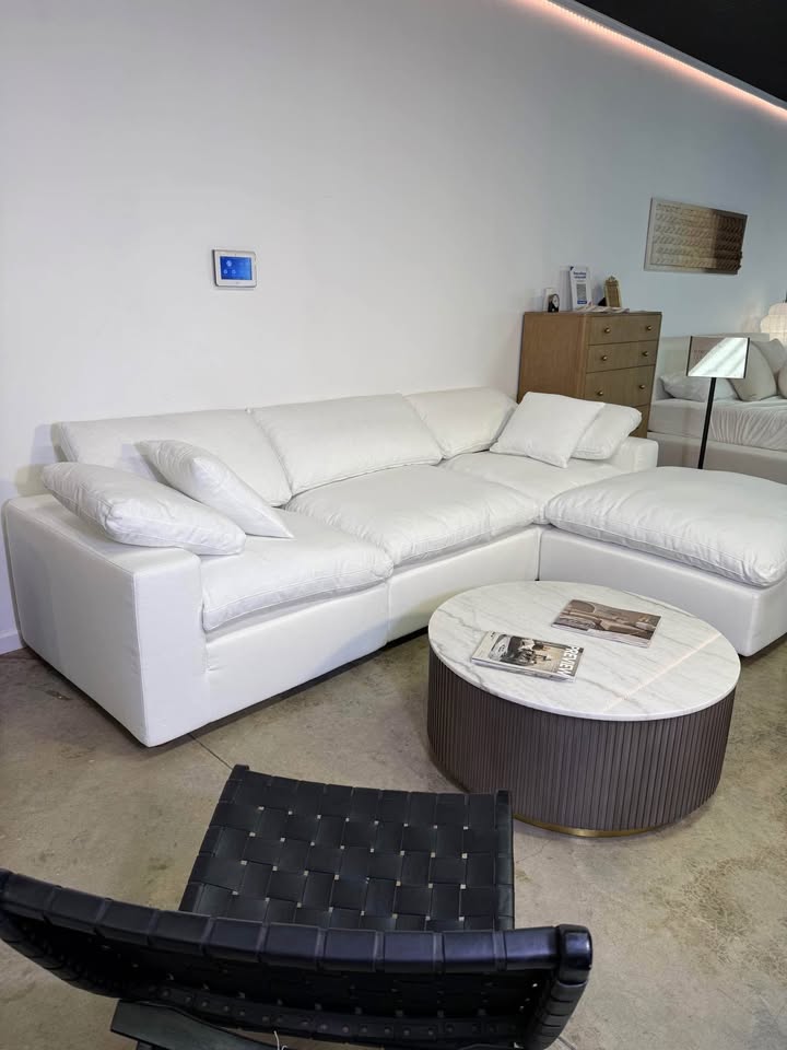 4-Seat Cloud Modular Sectional Sofa Chaise in Performance Linen