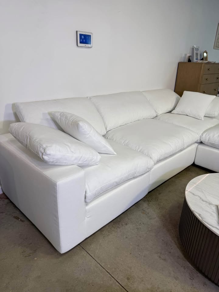 4-Seat Cloud Modular Sectional Sofa Chaise in Performance Linen