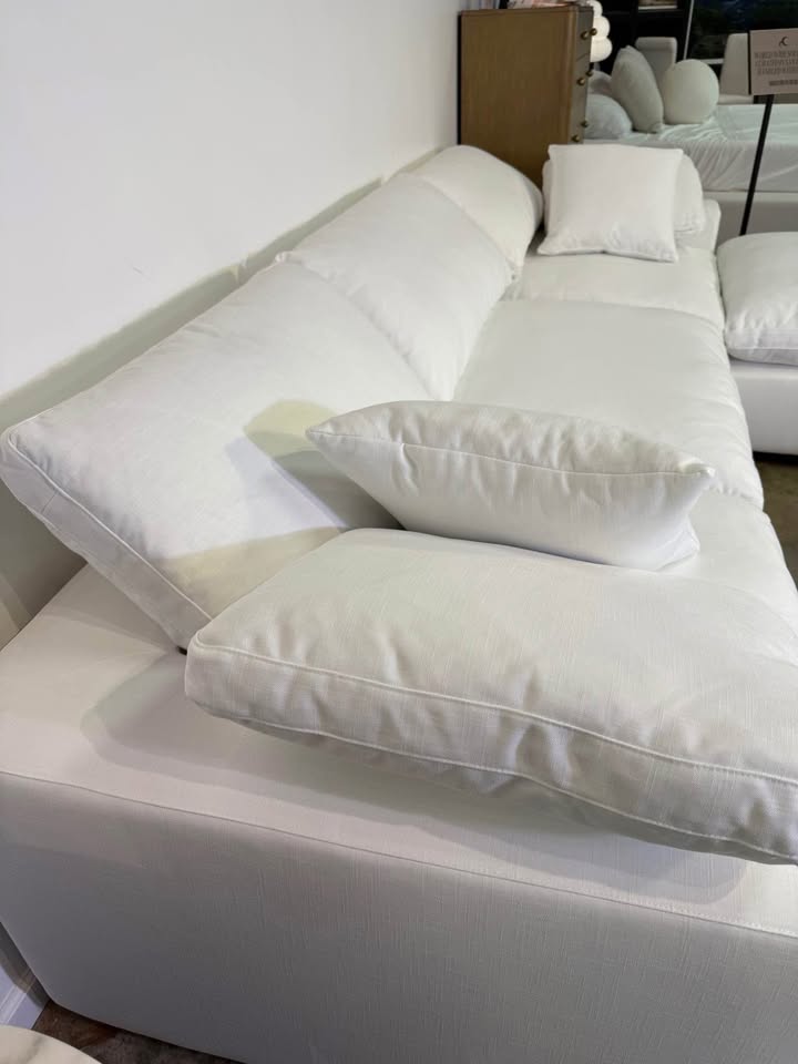 4-Seat Cloud Modular Sectional Sofa Chaise in Performance Linen